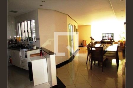 Casa à venda com 4 quartos, 193m² em Vila Gustavo, São Paulo