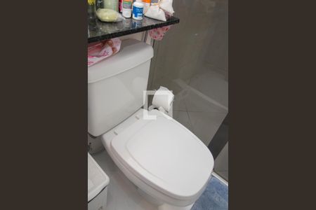 Apartamento à venda com 60m², 2 quartos e 1 vaga Apartamento à venda com 60m², 2 quartos e 1 vagaBanheiro