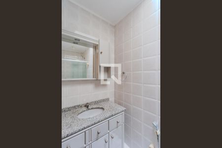 Casa de condomínio para alugar com 188m², 3 quartos e 2 vagas Casa de condomínio para alugar com 188m², 3 quartos e 2 vagasBanheiro Quarto 02