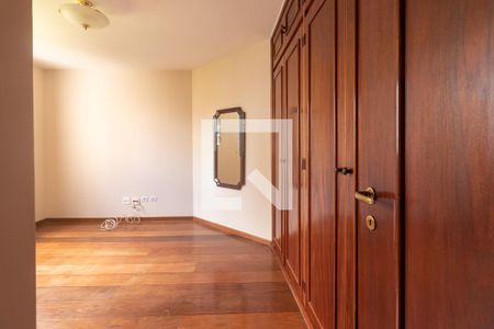 Apartamento à venda com 466m², 5 quartos e 6 vagasQuarto Suíte 2