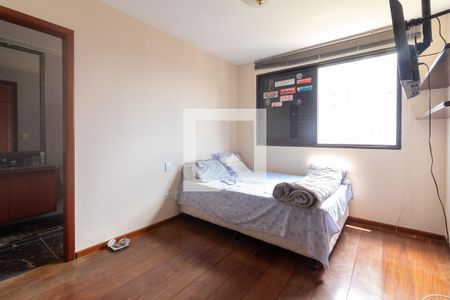 Apartamento à venda com 466m², 5 quartos e 6 vagasQuarto Suíte 2