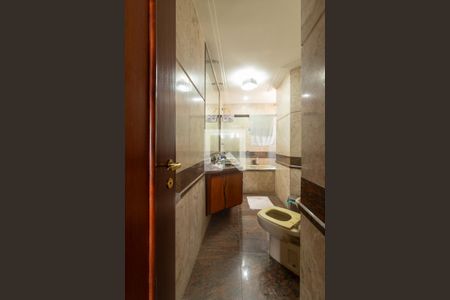 Apartamento à venda com 466m², 5 quartos e 6 vagasBanheiro da Suíte 1