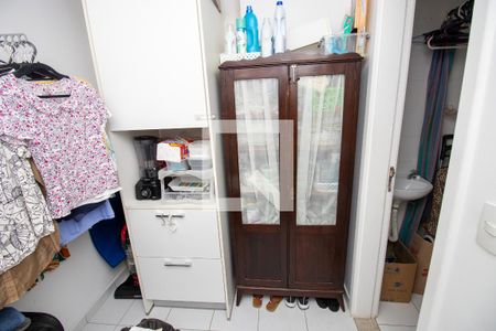 Apartamento à venda com 190m², 3 quartos e 2 vagas Apartamento à venda com 190m², 3 quartos e 2 vagasQuarto de Serviço