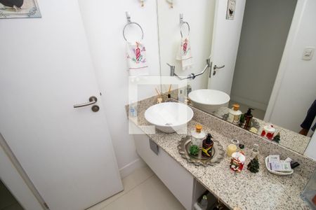 Apartamento à venda com 190m², 3 quartos e 2 vagas Apartamento à venda com 190m², 3 quartos e 2 vagasBanheiro Social