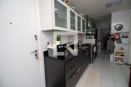 Apartamento à venda com 190m², 3 quartos e 2 vagas Apartamento à venda com 190m², 3 quartos e 2 vagasCozinha