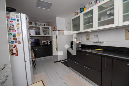 Apartamento à venda com 190m², 3 quartos e 2 vagas Apartamento à venda com 190m², 3 quartos e 2 vagasCozinha