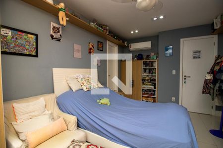 Apartamento à venda com 190m², 3 quartos e 2 vagas Apartamento à venda com 190m², 3 quartos e 2 vagasQuarto 1