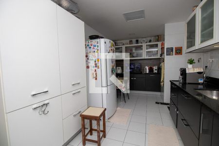 Apartamento à venda com 190m², 3 quartos e 2 vagas Apartamento à venda com 190m², 3 quartos e 2 vagasCozinha