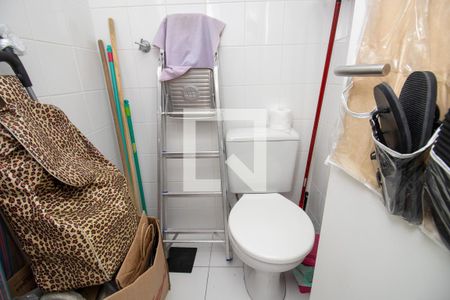 Apartamento à venda com 190m², 3 quartos e 2 vagas Apartamento à venda com 190m², 3 quartos e 2 vagasBanheiro de serviço