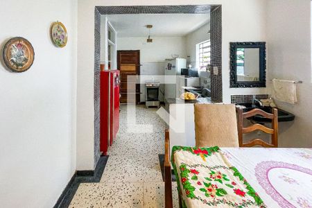 Casa à venda com 250m², 3 quartos e sem vaga Casa à venda com 250m², 3 quartos e sem vagaCozinha