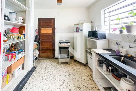 Casa à venda com 250m², 3 quartos e sem vaga Casa à venda com 250m², 3 quartos e sem vagaCozinha