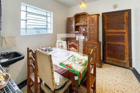 Casa à venda com 250m², 3 quartos e sem vaga Casa à venda com 250m², 3 quartos e sem vagaCozinha