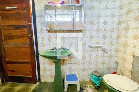 Casa à venda com 250m², 3 quartos e sem vaga Casa à venda com 250m², 3 quartos e sem vagaBanheiro