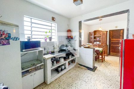 Casa à venda com 250m², 3 quartos e sem vaga Casa à venda com 250m², 3 quartos e sem vagaCozinha