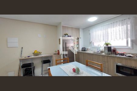 Apartamento à venda com 104m², 2 quartos e 2 vagasCozinha