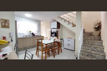 Apartamento à venda com 104m², 2 quartos e 2 vagasCozinha