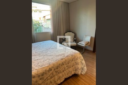 Casa à venda com 289m², 3 quartos e 2 vagas Casa à venda com 289m², 3 quartos e 2 vagasQuarto