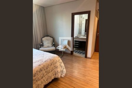 Casa à venda com 289m², 3 quartos e 2 vagas Casa à venda com 289m², 3 quartos e 2 vagasQuarto