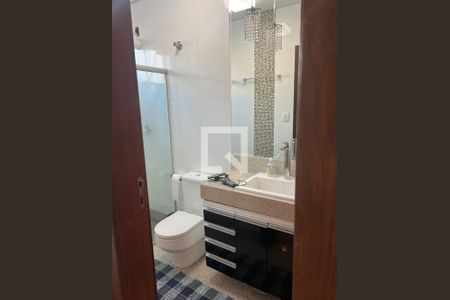 Casa à venda com 289m², 3 quartos e 2 vagas Casa à venda com 289m², 3 quartos e 2 vagasBanheiro