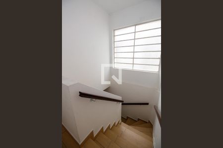 Casa à venda com 179m², 4 quartos e 2 vagasEscada