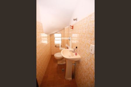 Casa à venda com 179m², 4 quartos e 2 vagasLavabo