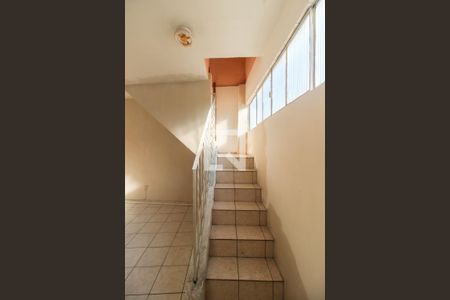 Apartamento para alugar com 74m², 2 quartos e sem vagaEscada de acesso ao terraço