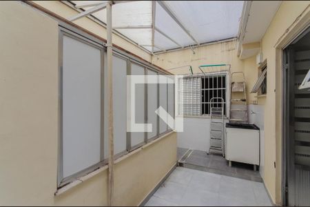 Casa à venda com 100m², 2 quartos e 1 vagaÁrea de Serviço e Quintal