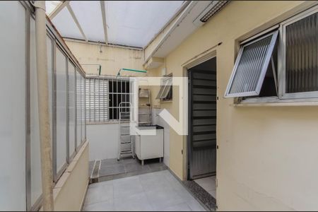 Casa à venda com 100m², 2 quartos e 1 vagaÁrea de Serviço e Quintal
