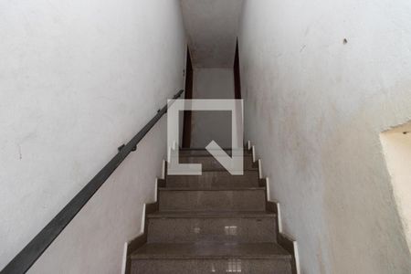 Casa para alugar com 70m², 1 quarto e 1 vaga Casa para alugar com 70m², 1 quarto e 1 vagaEscada