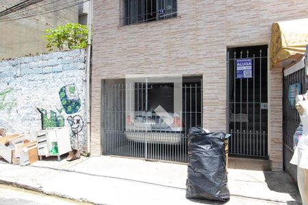 Casa para alugar com 70m², 1 quarto e 1 vaga Casa para alugar com 70m², 1 quarto e 1 vagaFachada