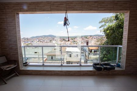 Casa à venda com 250m², 5 quartos e 4 vagasVARANDA 2