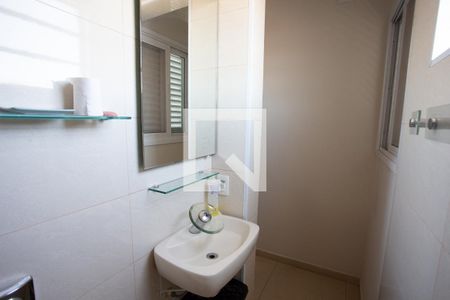 Casa à venda com 250m², 5 quartos e 4 vagasBANHEIRO QUARTO 2