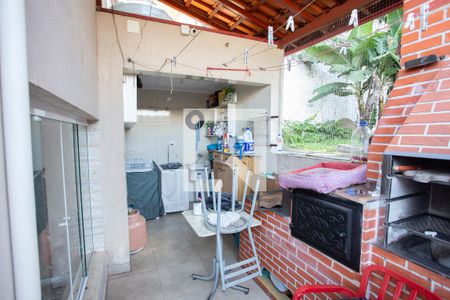 Casa à venda com 250m², 5 quartos e 4 vagasÁREA DE SERVIÇO