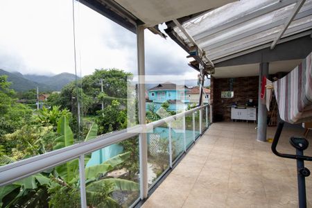 Casa à venda com 176m², 2 quartos e 2 vagasVaranda