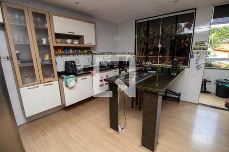 Casa à venda com 176m², 2 quartos e 2 vagasCozinha