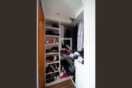 Casa de condomínio à venda com 115m², 3 quartos e 2 vagasCloset