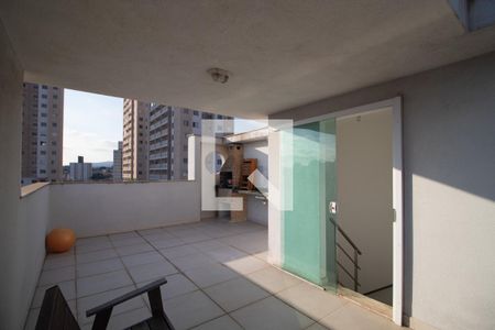 Casa de condomínio à venda com 115m², 3 quartos e 2 vagasQuintal com Churrasqueira