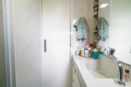 Apartamento à venda com 74m², 2 quartos e 1 vaga Apartamento à venda com 74m², 2 quartos e 1 vagaBanheiro da Suíte