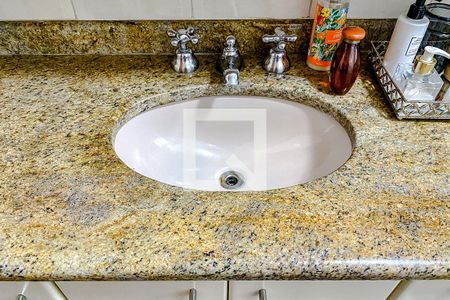 Apartamento à venda com 129m², 4 quartos e 4 vagasBanheiro da Suíte