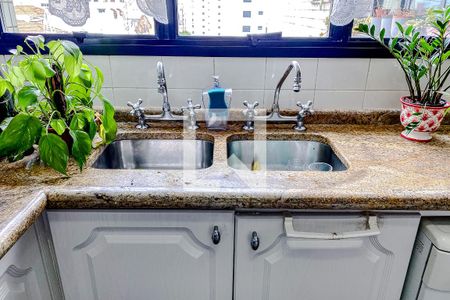 Apartamento à venda com 129m², 4 quartos e 4 vagasCozinha