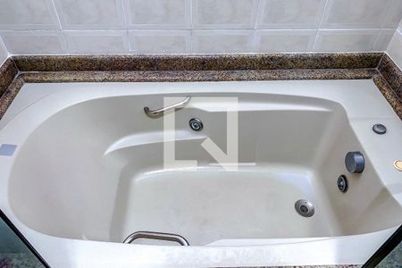 Apartamento à venda com 129m², 4 quartos e 4 vagasBanheiro da Suíte