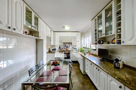 Apartamento à venda com 129m², 4 quartos e 4 vagasCozinha