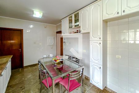 Apartamento à venda com 129m², 4 quartos e 4 vagasCozinha