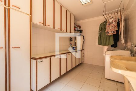 Casa de condomínio à venda com 495m², 4 quartos e 4 vagas Casa de condomínio à venda com 495m², 4 quartos e 4 vagasCozinha