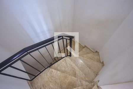 Apartamento à venda com 156m², 3 quartos e 3 vagasEscada