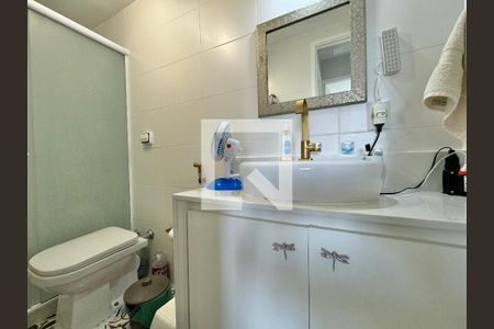 Apartamento à venda com 65m², 2 quartos e 1 vagaBanheiro Social