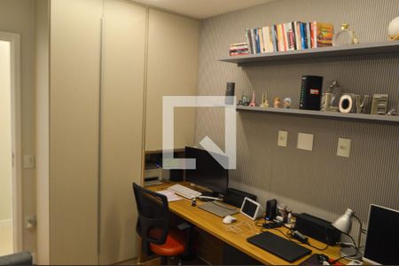 Apartamento à venda com 115m², 3 quartos e 2 vagasEscritório