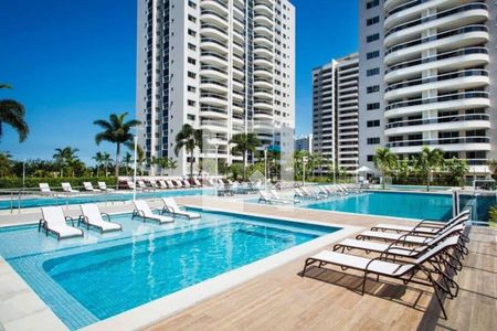 Apartamento à venda com 115m², 3 quartos e 2 vagasÁrea comum - Piscina