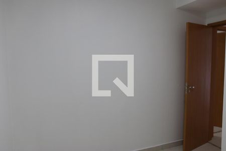 Quarto 2 de apartamento para alugar com 3 quartos, 79m² em Setor Goiânia 2, Goiânia