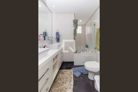 Apartamento para alugar com 135m², 2 quartos e 2 vagasBanheiro da Suíte 1